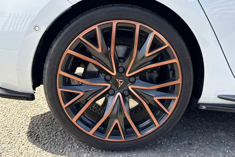 YT74BXY CUPRA Leon 2.0 TSI VZ2 Design Edition DSG Euro 6 (s/s) 5dr Thumbnail #13