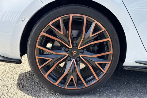 YT74BXY CUPRA Leon 2.0 TSI VZ2 Design Edition DSG Euro 6 (s/s) 5dr Thumbnail #14