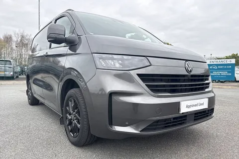 DG75CLJ Volkswagen Transporter 2.0 TDI 110 Commerce Pro Van Thumbnail #9