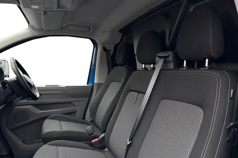 MF26EKX Volkswagen Transporter SWB 170PS AUTO Thumbnail #11