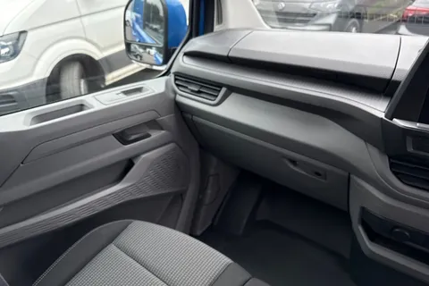 MF26EKX Volkswagen Transporter SWB 170PS AUTO Thumbnail #15