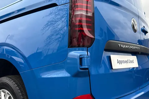 MF26EKX Volkswagen Transporter SWB 170PS AUTO Thumbnail #16