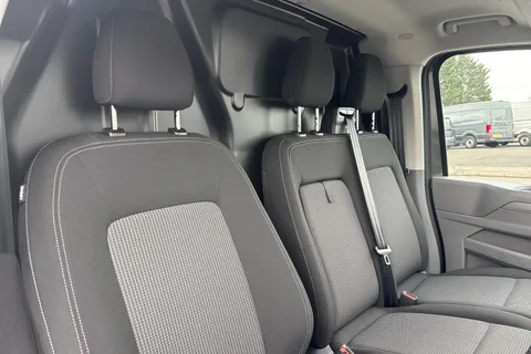 DE26VOV Volkswagen Transporter T28 Panel Van Commerce Pro SWB 150 PS 2.0 TDI 6sp Manual -  Delivery Miles Thumbnail #24