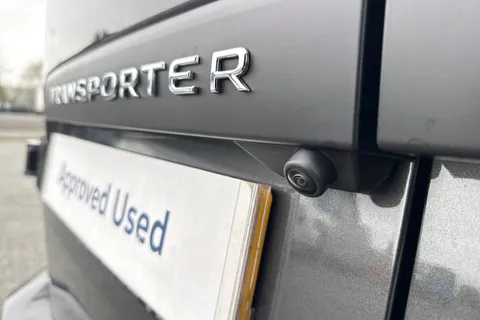 DE26ULZ Volkswagen Transporter 2.0 TDI 150 Commerce Pro Van Thumbnail #31