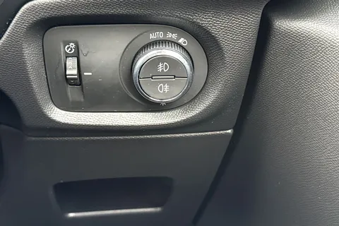 38 of 67 for Vauxhall Corsa Electric 50kWh Elite Nav Auto 5dr (7.4Kw Charger)