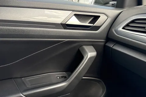 SA23BCO Volkswagen T-Roc 1.5 TSI Style Euro 6 (s/s) 5dr Thumbnail #22