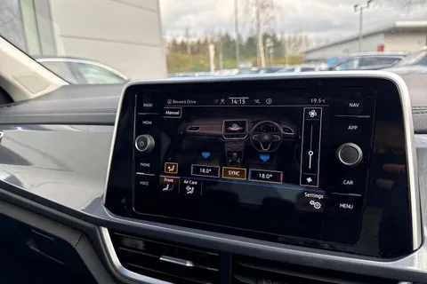 SA23BCO Volkswagen T-Roc 1.5 TSI Style Euro 6 (s/s) 5dr Thumbnail #23