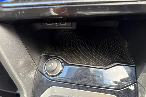 SA23BCO Volkswagen T-Roc 1.5 TSI Style Euro 6 (s/s) 5dr Thumbnail #35