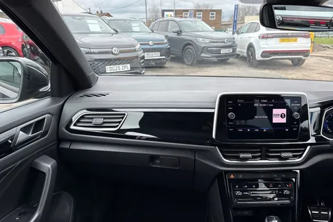 KN25MVO Volkswagen T-Roc 2.0 TDI 150 EVO R-Line 5dr DSG Thumbnail #16