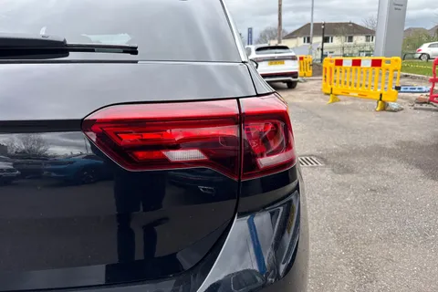 KN25MVO Volkswagen T-Roc 2.0 TDI 150 EVO R-Line 5dr DSG Thumbnail #27