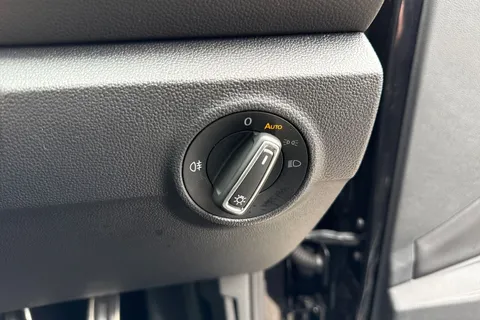 KN25MVO Volkswagen T-Roc 2.0 TDI 150 EVO R-Line 5dr DSG Thumbnail #39