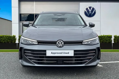 KO25VDE Volkswagen Passat 1.5 TSI eHybrid Life 5dr DSG Thumbnail #7