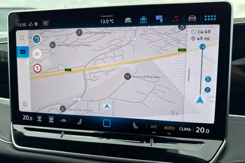 KO25VDE Volkswagen Passat 1.5 TSI eHybrid Life 5dr DSG Thumbnail #18