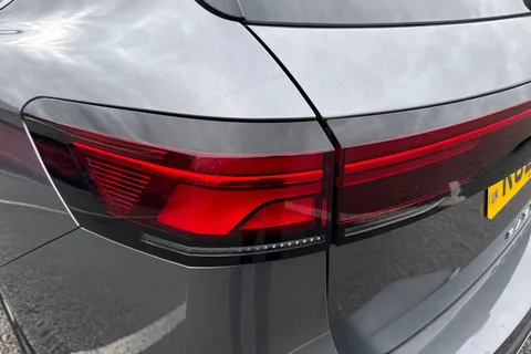 KO25VDE Volkswagen Passat 1.5 TSI eHybrid Life 5dr DSG Thumbnail #26