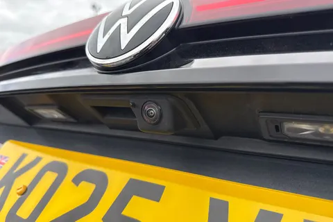 KO25VDE Volkswagen Passat 1.5 TSI eHybrid Life 5dr DSG Thumbnail #28