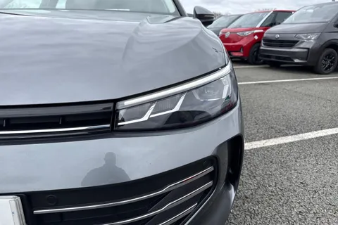 KO25VDE Volkswagen Passat 1.5 TSI eHybrid Life 5dr DSG Thumbnail #33