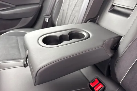 KO25VDE Volkswagen Passat 1.5 TSI eHybrid Life 5dr DSG Thumbnail #40