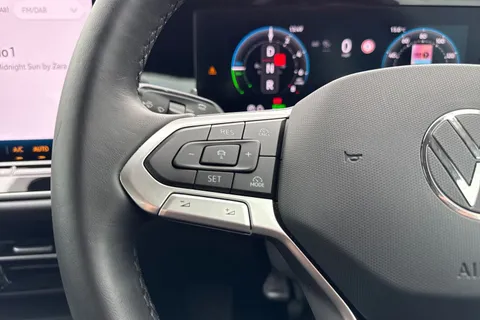 KO25VDE Volkswagen Passat 1.5 TSI eHybrid Life 5dr DSG Thumbnail #48