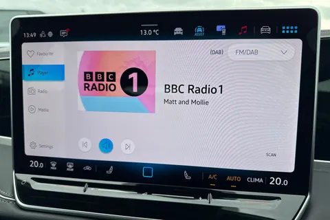 KO25VDE Volkswagen Passat 1.5 TSI eHybrid Life 5dr DSG Thumbnail #52