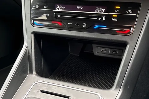 DN22XVG Volkswagen Polo 1.0 TSI 110 R-Line 5dr DSG Thumbnail #36