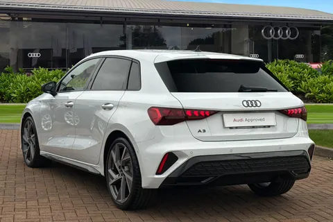 DA25VLC Audi A3 Sportback Black Edition 35 TFSI  150 PS S tronic Thumbnail #3