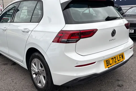 BL72LFW Volkswagen Golf 1.5 TSI Life Euro 6 (s/s) 5dr Thumbnail #9