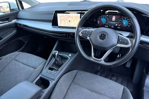 BL72LFW Volkswagen Golf 1.5 TSI Life Euro 6 (s/s) 5dr Thumbnail #15