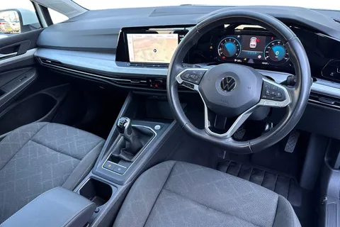 BL72LFW Volkswagen Golf 1.5 TSI Life Euro 6 (s/s) 5dr Thumbnail #19