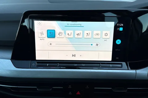 BL72LFW Volkswagen Golf 1.5 TSI Life Euro 6 (s/s) 5dr Thumbnail #23