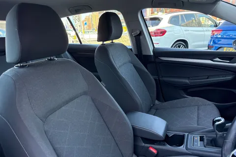 BL72LFW Volkswagen Golf 1.5 TSI Life Euro 6 (s/s) 5dr Thumbnail #25