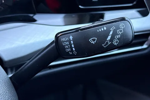 BL72LFW Volkswagen Golf 1.5 TSI Life Euro 6 (s/s) 5dr Thumbnail #36