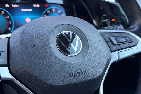 BL72LFW Volkswagen Golf 1.5 TSI Life Euro 6 (s/s) 5dr Thumbnail #42