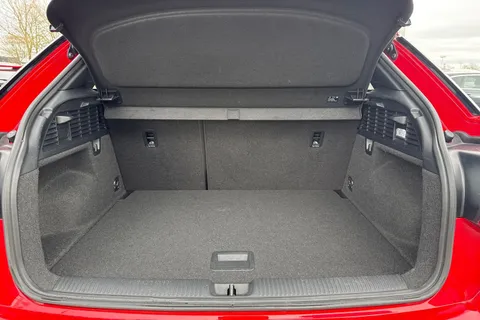 PX70NVY Audi Q2 Black Edition 35 TFSI  150 PS S tronic Thumbnail #8