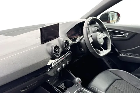 PX70NVY Audi Q2 Black Edition 35 TFSI  150 PS S tronic Thumbnail #16