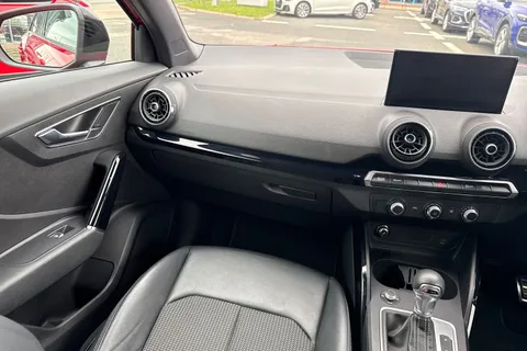 PX70NVY Audi Q2 Black Edition 35 TFSI  150 PS S tronic Thumbnail #21