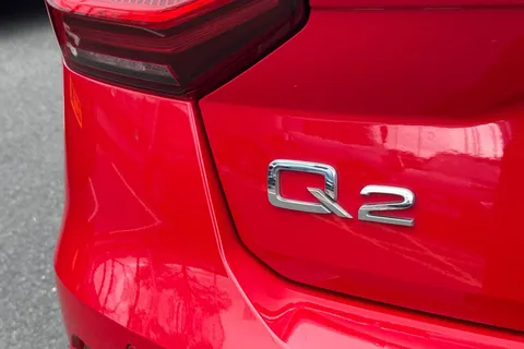 PX70NVY Audi Q2 Black Edition 35 TFSI  150 PS S tronic Thumbnail #31