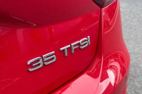 PX70NVY Audi Q2 Black Edition 35 TFSI  150 PS S tronic Thumbnail #32