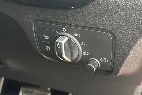 PX70NVY Audi Q2 Black Edition 35 TFSI  150 PS S tronic Thumbnail #43