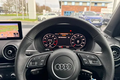 PX70NVY Audi Q2 Black Edition 35 TFSI  150 PS S tronic Thumbnail #44