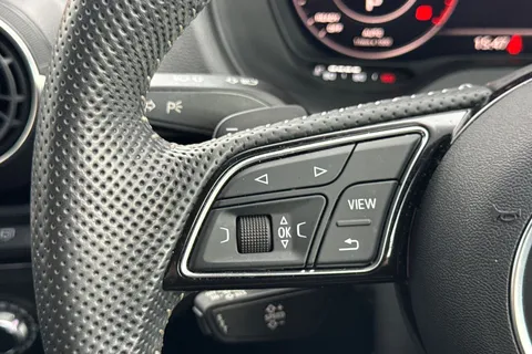 PX70NVY Audi Q2 Black Edition 35 TFSI  150 PS S tronic Thumbnail #45