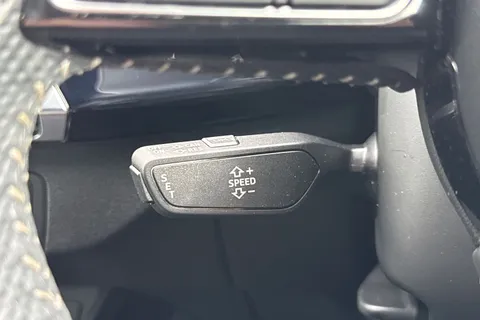 PX70NVY Audi Q2 Black Edition 35 TFSI  150 PS S tronic Thumbnail #47