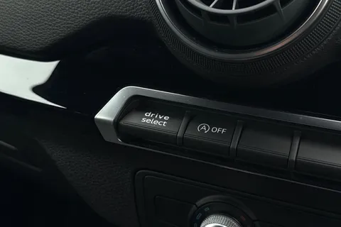 PX70NVY Audi Q2 Black Edition 35 TFSI  150 PS S tronic Thumbnail #55