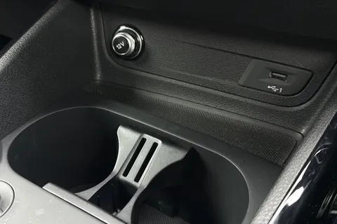 PX70NVY Audi Q2 Black Edition 35 TFSI  150 PS S tronic Thumbnail #56