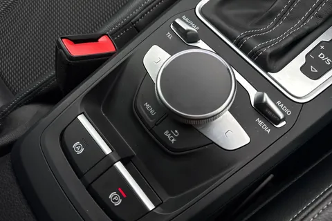 PX70NVY Audi Q2 Black Edition 35 TFSI  150 PS S tronic Thumbnail #57