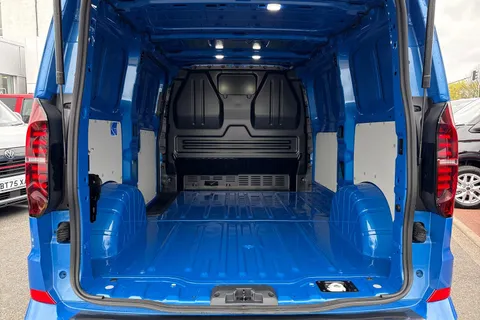 CX75HYV Volkswagen Transporter 2.0 TDI 110 Commerce Pro Van Thumbnail #10