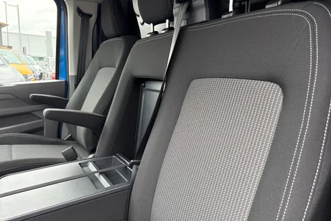 CX75HYV Volkswagen Transporter 2.0 TDI 110 Commerce Pro Van Thumbnail #14