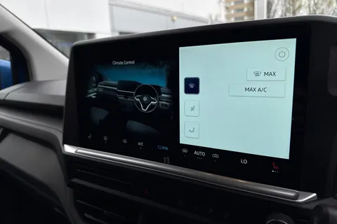 CX75HYV Volkswagen Transporter 2.0 TDI 110 Commerce Pro Van Thumbnail #19