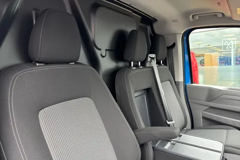 CX75HYV Volkswagen Transporter 2.0 TDI 110 Commerce Pro Van Thumbnail #21