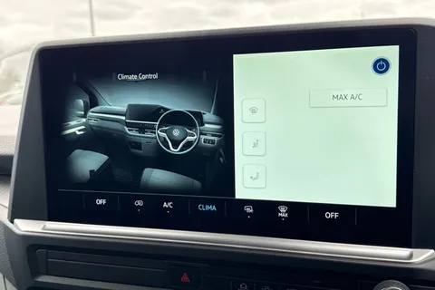 MF26ERZ Volkswagen Transporter SWB 150PS AUTO Thumbnail #19