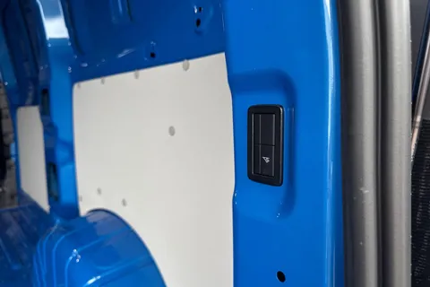 CX75HYV Volkswagen Transporter 2.0 TDI 110 Commerce Pro Van Thumbnail #29